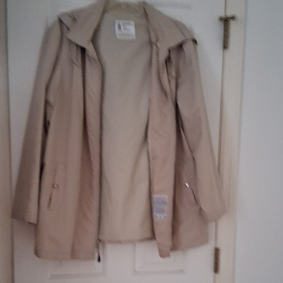 London Fog Classic Tan Trench Coat - Picture 1 of 7
